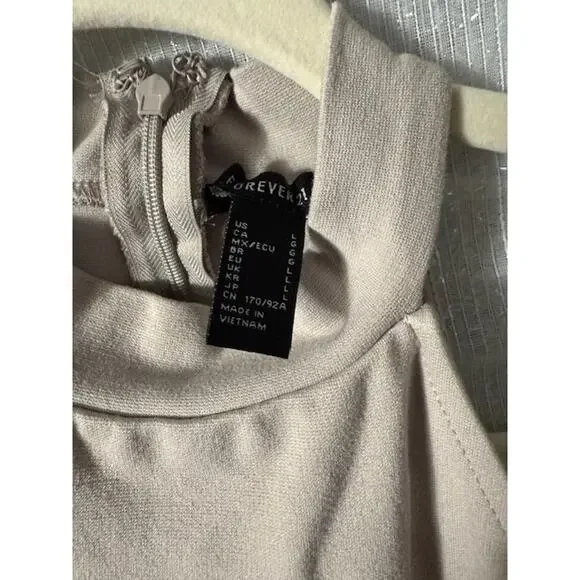 TAN FOREVER 21 HALTER DRESS SIZE LARGE - Picture 3 of 5